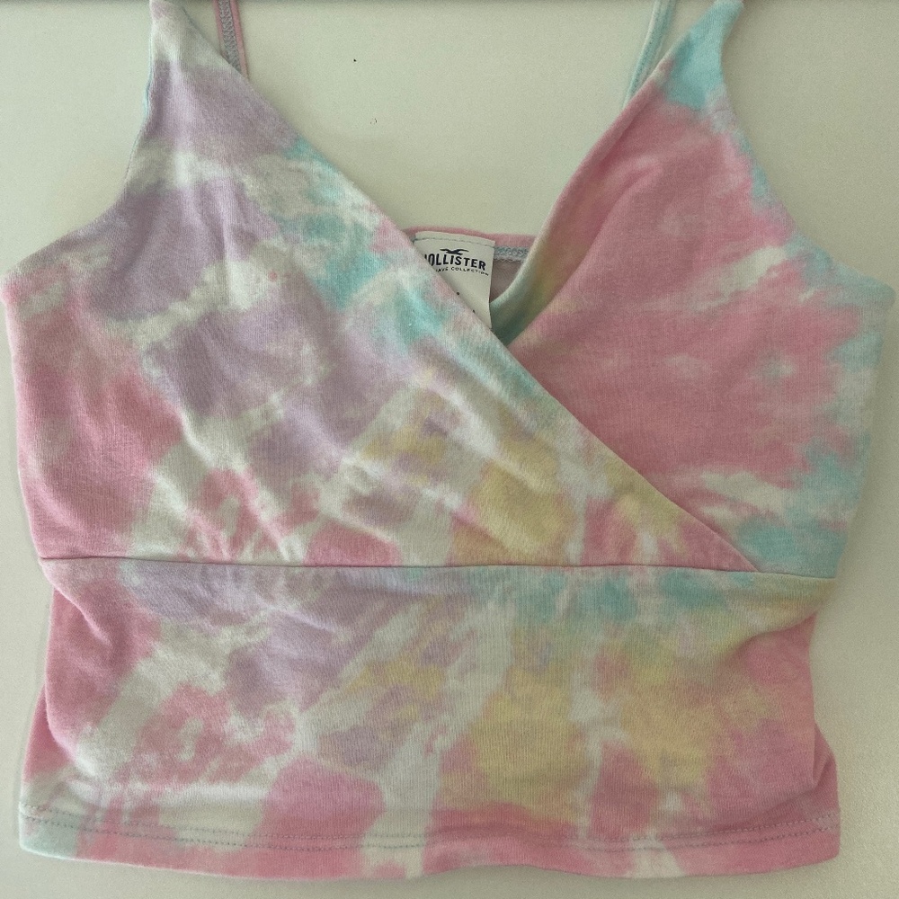 Hollister top